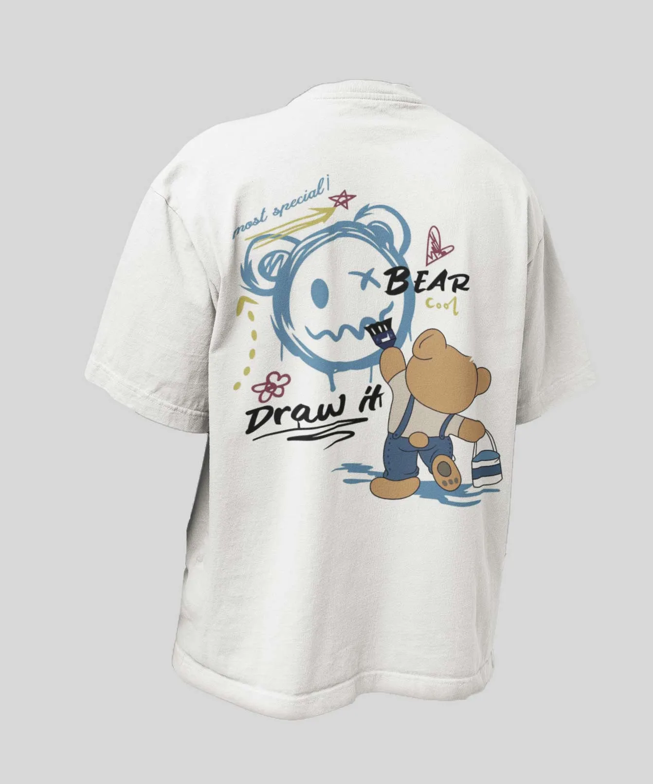 Artistic bear hugs - Oversized T-shirt