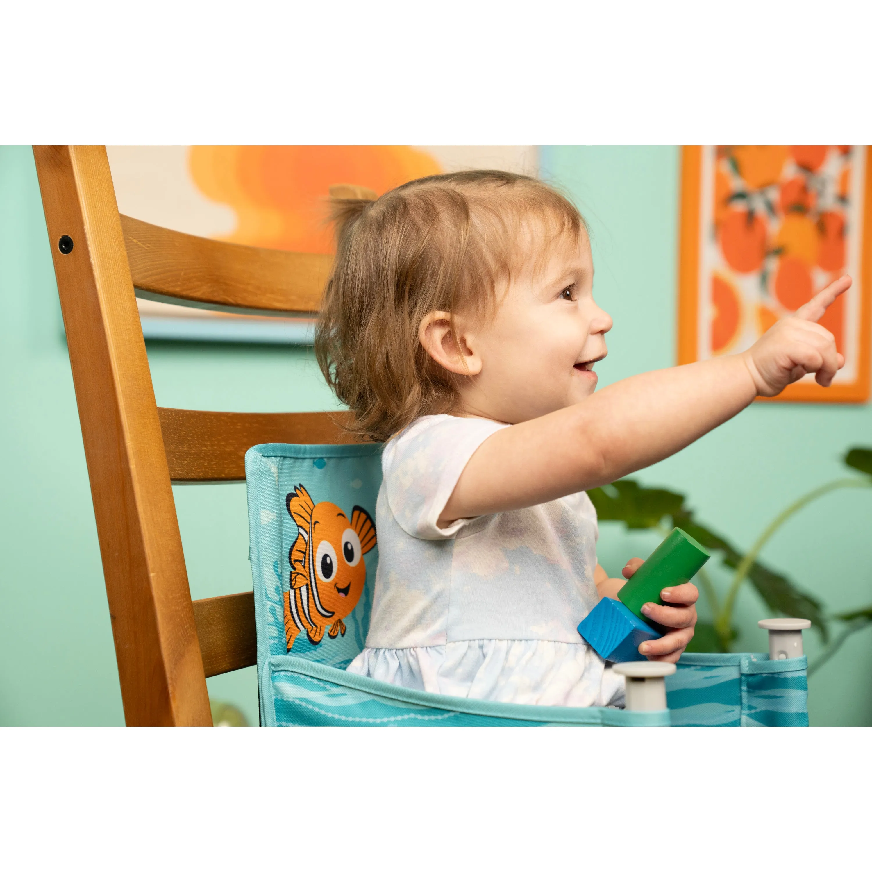 Bright Starts Disney FINDING NEMO Pop N Sit Portable Booster Seat