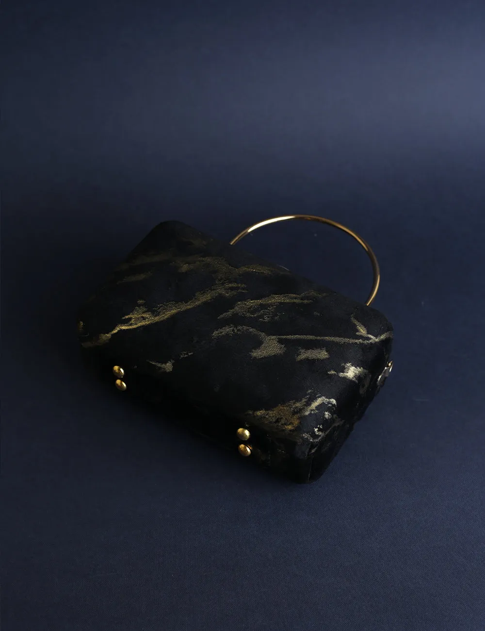 Gleam Clutch Black & Golden