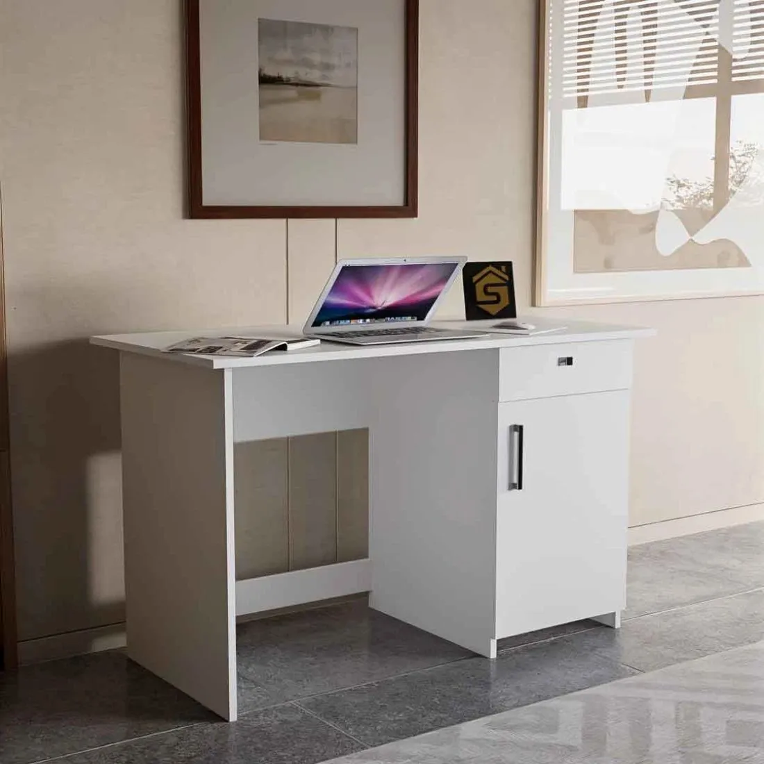 Practical White Study Desk – Scratch-Resistant